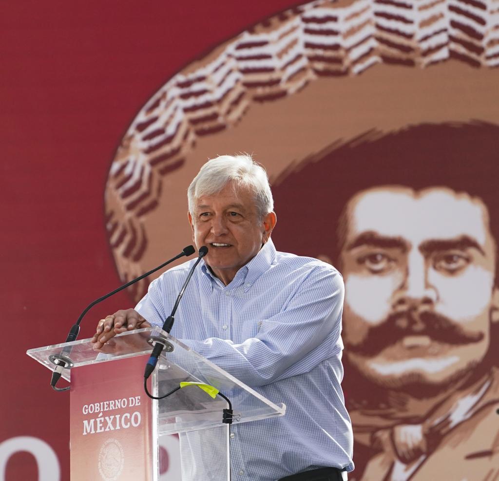 vmva1950's tweet photo. Acompañamos al #PresidenteDeMéxico @lopezobrador_ en acto en el que se declaró "2019, Año del Caudillo del Sur, Emiliano Zapata". El legado de un personaje histórico se expresa en la inspiración para continuar en la lucha por mejores derechos #GobiernoDeMéxico https://t.co/zAWugRxejI