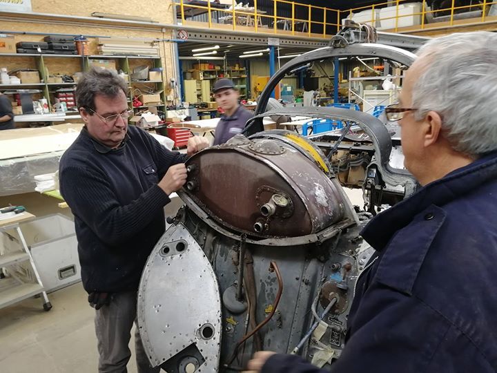 AATLSE31's tweet photo. Ce samedi : beaucoup de boulot sur les avions !
Du démontage et du décapage sur le #MS733
De la peinture sur les ailes du #Salmson2A2
Des travaux de structure sur le #BreguetAlizé https://t.co/1TRpeajMXQ https://t.co/NDrNvnMHg1