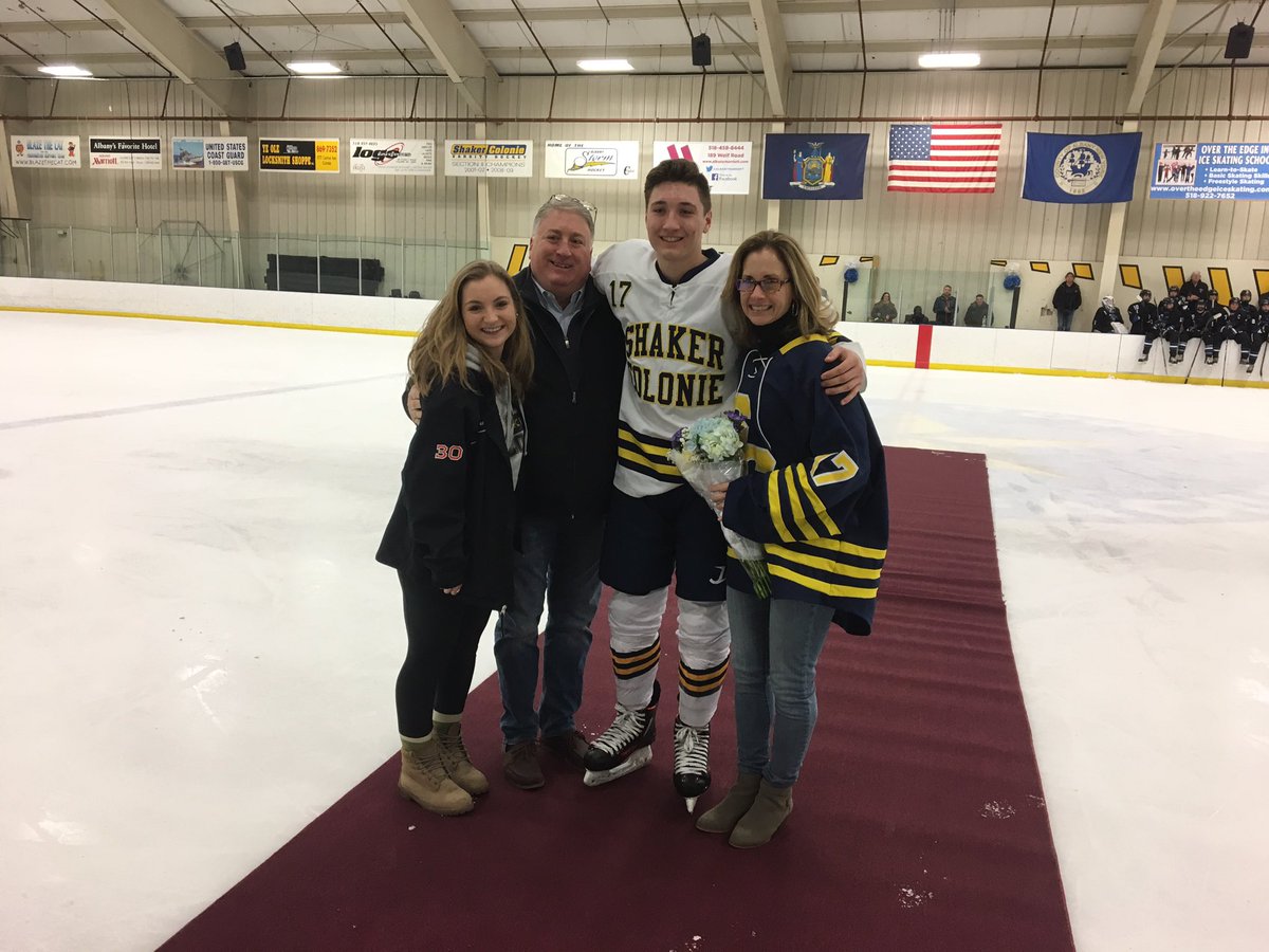 ShakerBlueBison's tweet photo. Congratulations @ShakerColonie senior Jared Caruso! https://t.co/7nCBZ71gli