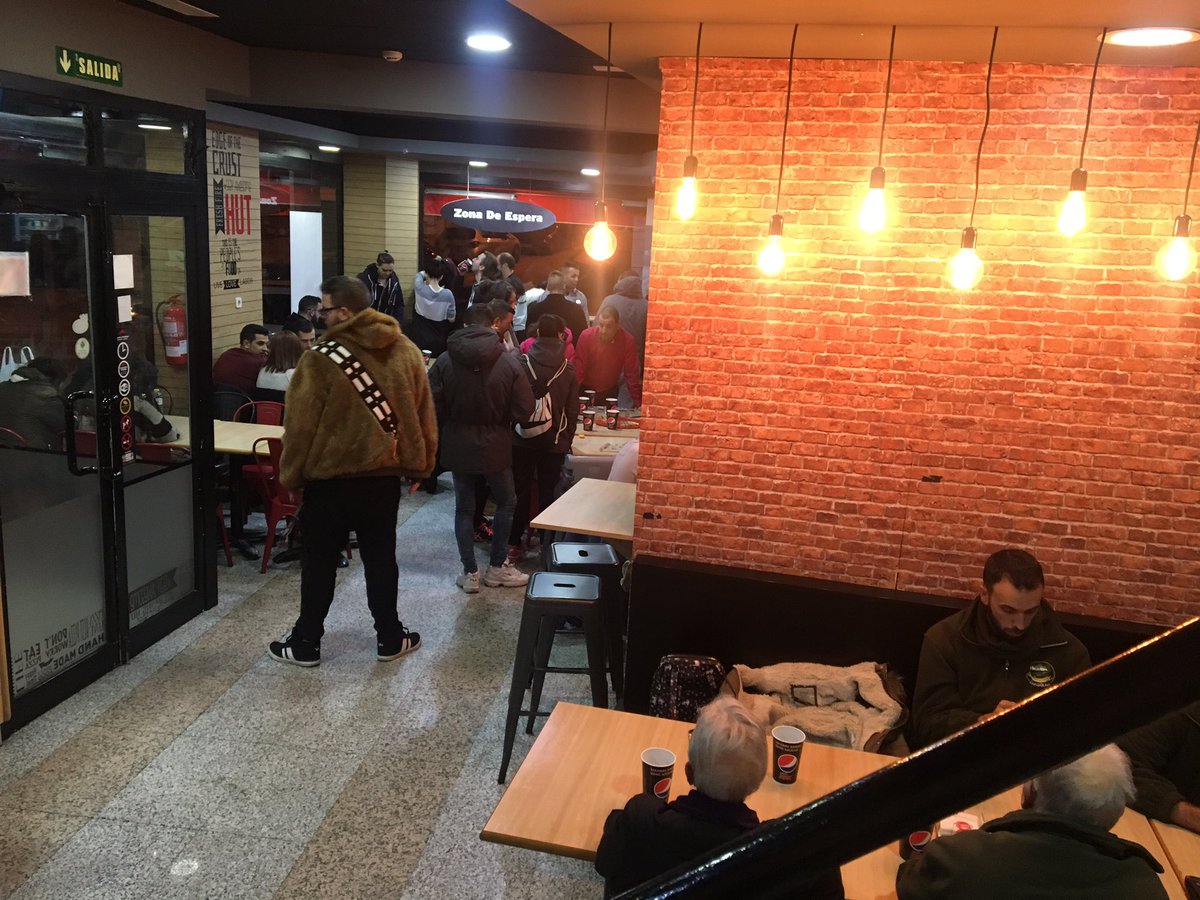 Un sábado mas nos demostrais que os encantan nuestras pizzas! Gracias a todos !