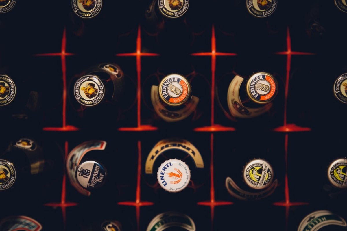 RedbonesGrllBar's tweet photo. Tag a pal you'd like to grab a drink with this weekend! https://t.co/vjPFzd9GQ6
