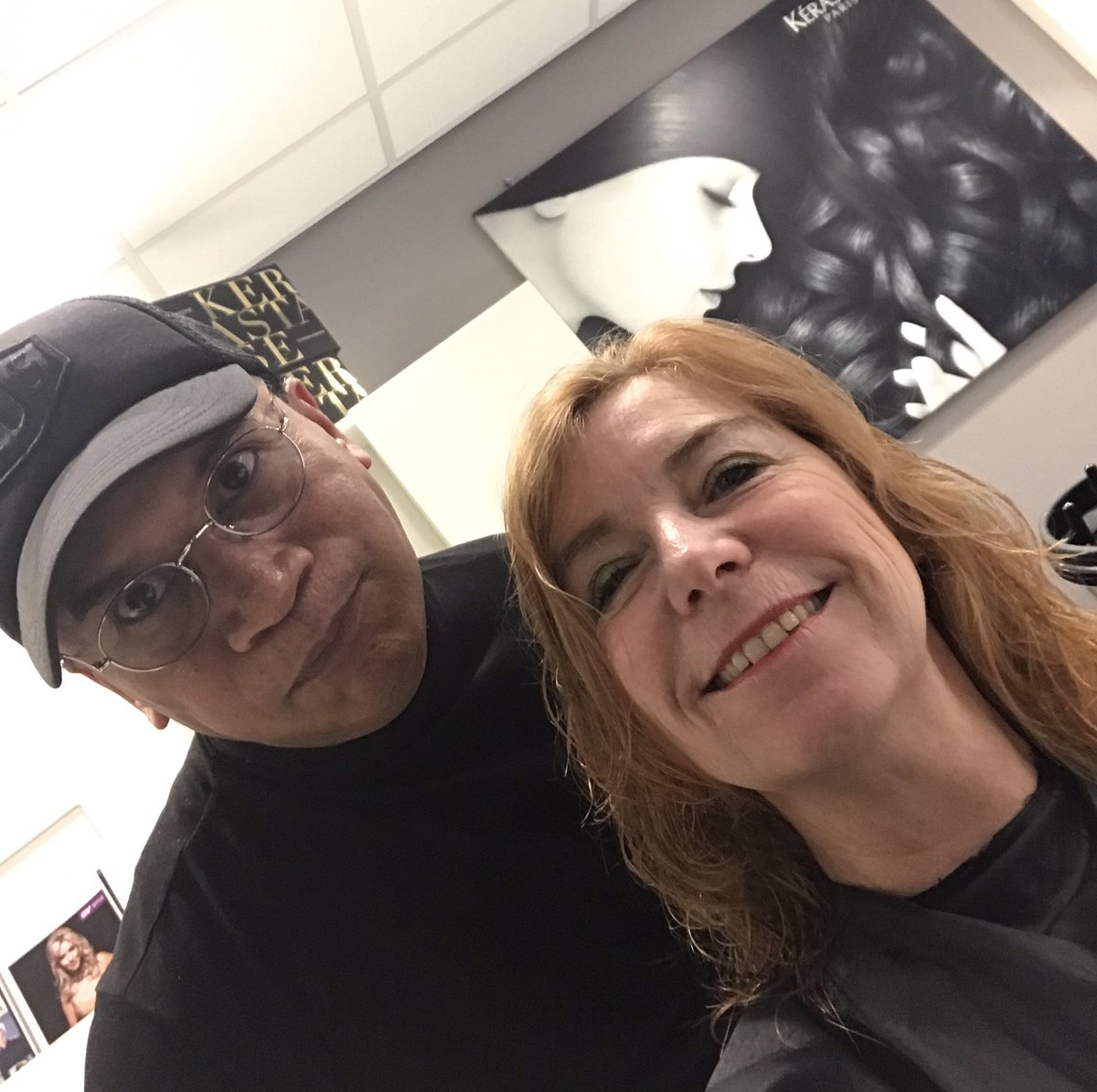 MirjamWulfse's tweet photo. Als je tegen je kapper zegt: β ik wil dat ijzeren krullenspul ( mousse) niet in mijn haarβ #bestekapper de Barbier #frans https://t.co/J3ZDWsOOaT
