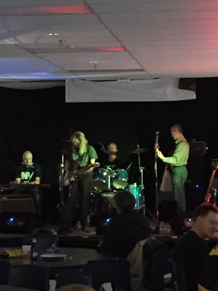 BigEventsKW's tweet photo. Kicking things off at the big Kitchener saints hockey tournament  #hockeytown #kitchenermemorialauditorium https://t.co/7SFRlIBsOU