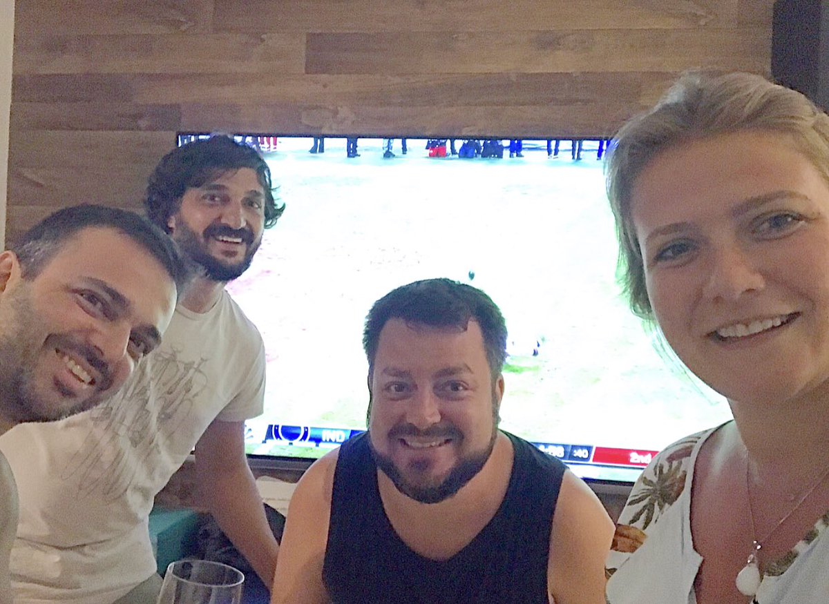 Sabadão com #nflnaepsn #NFLnaESPN churras na casa do Anão .
