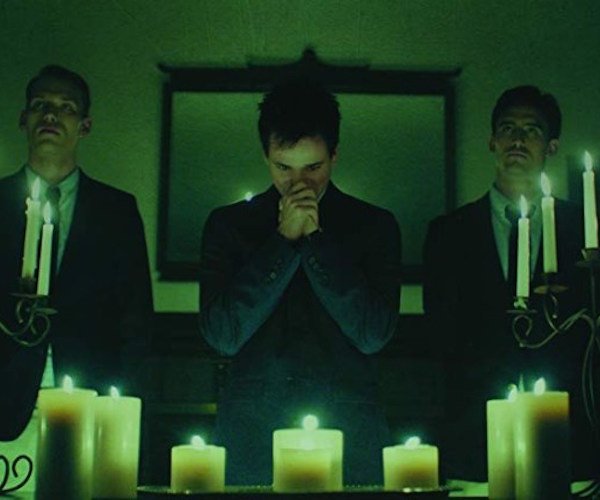 theartsfuse's tweet photo. Film Review: “Pledge” — Lambdas to the Slaughter https://t.co/UzsjadaAAu via @theartsfuse @IFCMidnight #film #horror #DanielRobbins https://t.co/mxoVLg3AgD