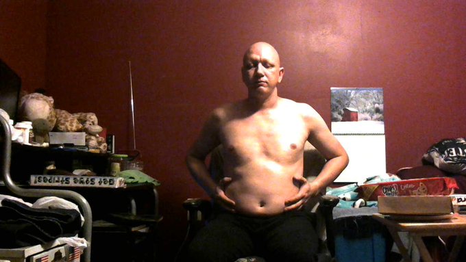 John - 2 pic. 5390 calorie stuffing today #skinnyguygetsfat @BeefyBroNoms https://t.co/PzLAG1bHWV
