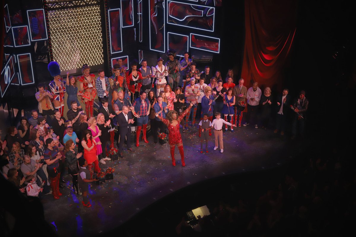 KinkyBootsUK's tweet photo. It's the end of an AMAZING era here at the Adelphi Theatre as the curtain comes down on #KinkyBootsUK! ❤️

We've had 3 phenomenal years here RAISING YOU UP, saying YEAH and most importantly: letting everyone JUST BE!!! 🎉😘 https://t.co/GbrnsFofov