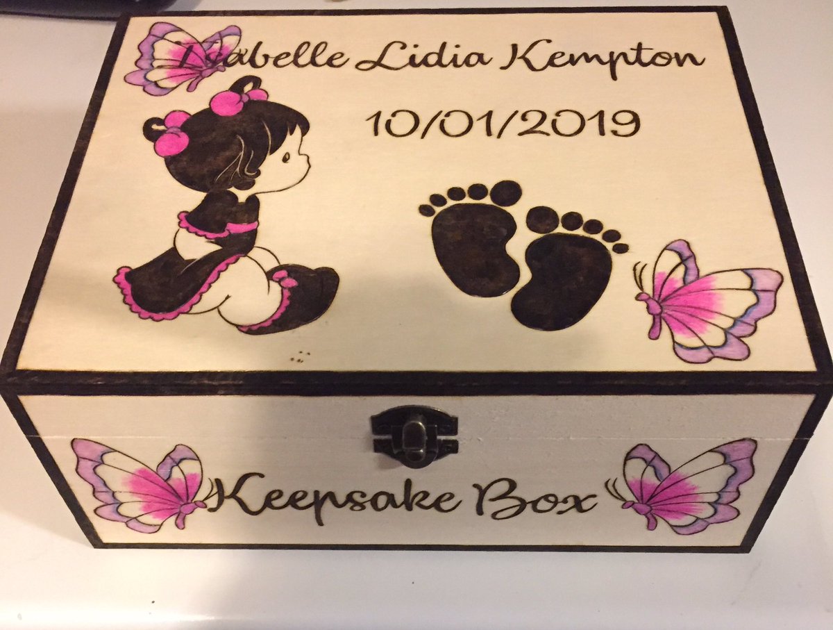 artymum3's tweet photo. Here’s one I did today #keepsakebox #pyrography #gift #personalised https://t.co/mpkJ7GWMrG