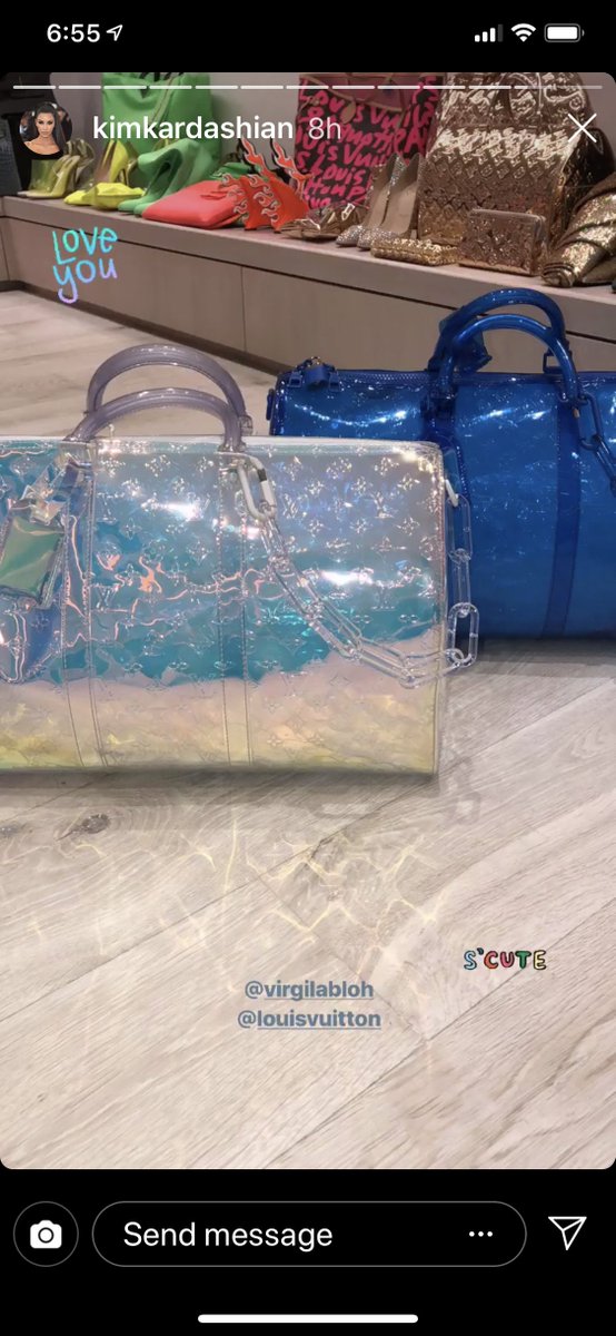 snewstrom's tweet photo. @LVServices Are these bags available? I NEED one! 😍 https://t.co/kooNh8jrlv