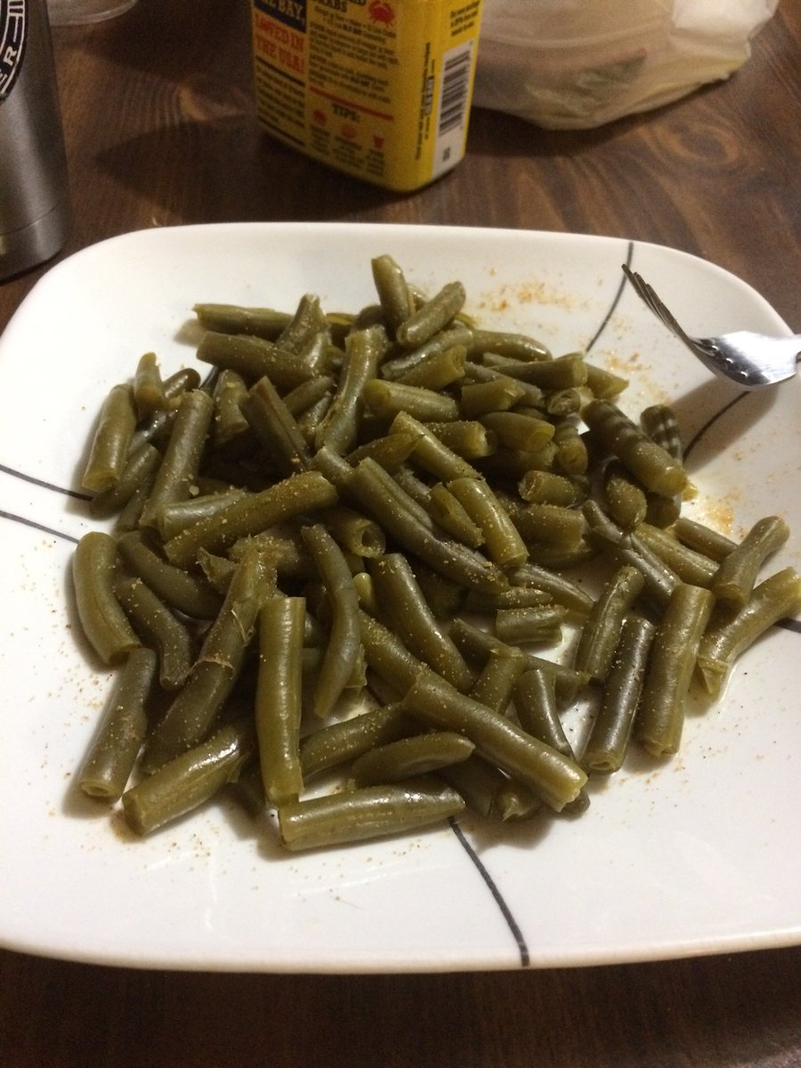 cartertweets19's tweet photo. No context green beans ™️ https://t.co/vRlzTSmomJ