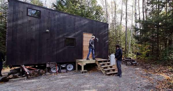 RickSimsSells's tweet image. Some youngsters in Canada and America are opting for an extreme shift in housing, toward 'tiny housing.' Do you think this is a passing fad or a new trend? cbc.ca/news/business/…