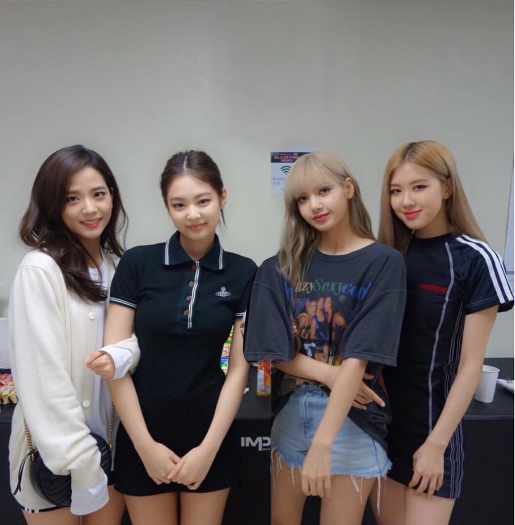 BLackpINKfinity's tweet photo. Its been so long 888 days and counting😻 블랙핑크 사랑해♥️
#BLACKPINK #888DaysWithBLACKPINK https://t.co/n7peZn3ZwZ