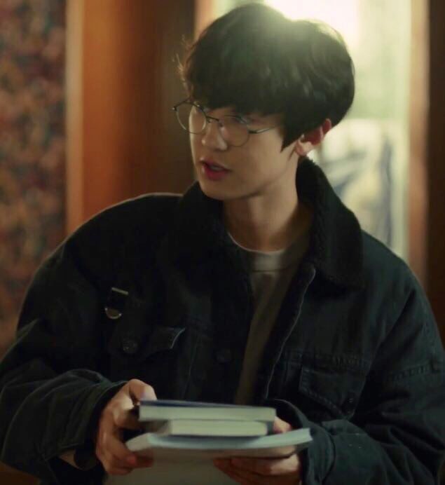 pcysarchive's tweet photo. he looks so CUTE i‘m in love https://t.co/31BVBXuISz