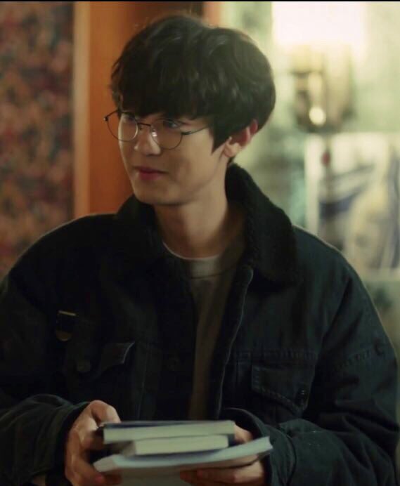 pcysarchive's tweet photo. he looks so CUTE i‘m in love https://t.co/31BVBXuISz