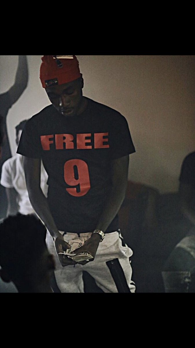 pringleXpringle's tweet photo. One wish and that’s 2 bring you back bro @TrapFlavaCee https://t.co/eu5cZIFT1R