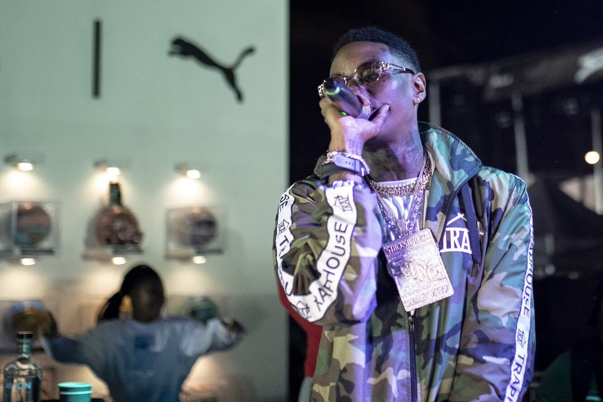 1AMcreative's tweet photo. Big Drako Soulja.
#1AMBasel https://t.co/OubZVxPGnz