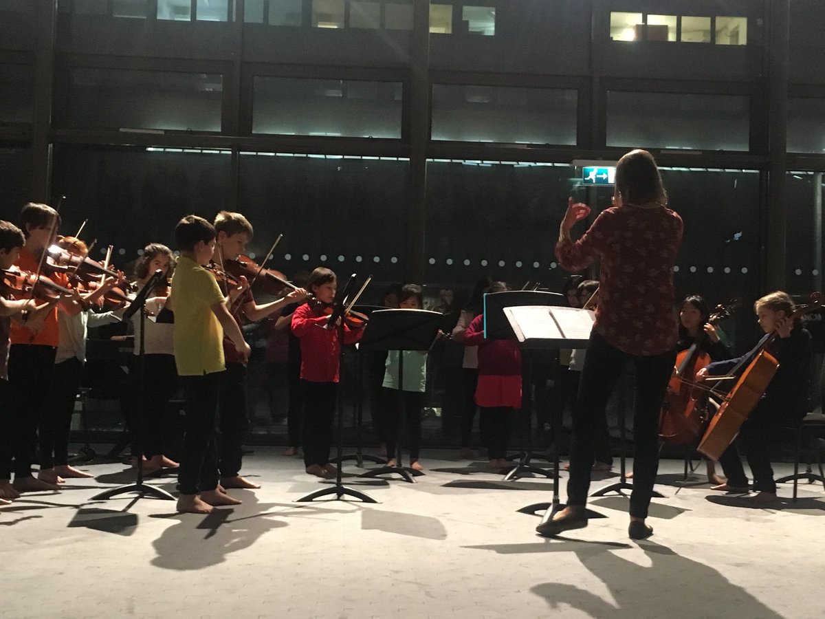 bethhabjam's tweet photo. The kids were AMAZING tonight with their Spinning Yarns improvisatory composition. Such focus and commitment. A very moving experience to witness #proudtutor #YoungStrings #StringsFestival @RNCMvoice https://t.co/zrHVGOa6er