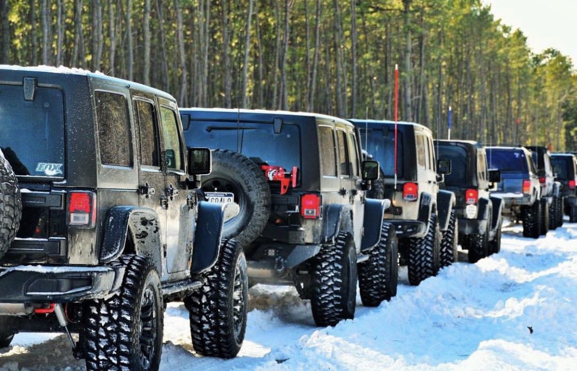 Who’s ready to get stuck in this traffic?☃️❄️ #TrailNomads