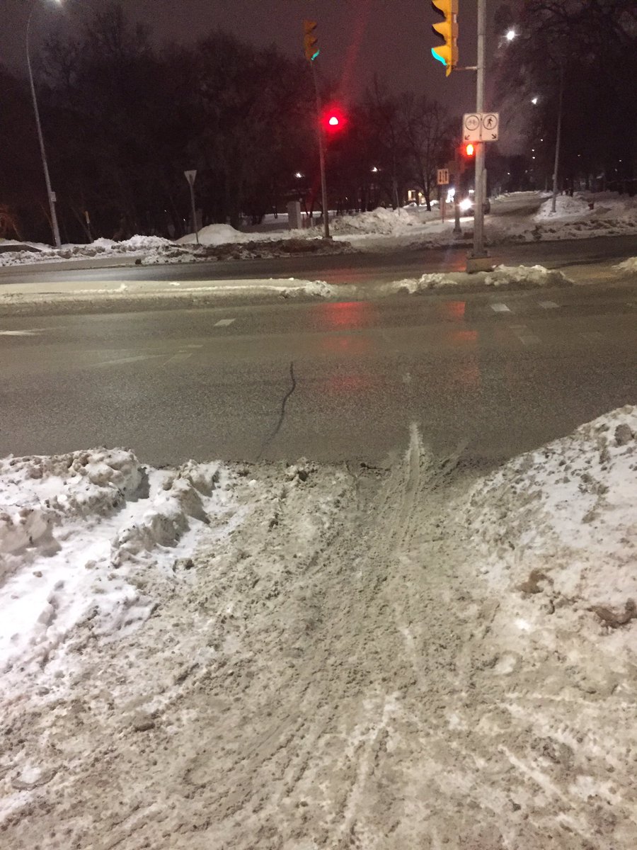 DoBetterWpg's tweet photo. Osborne and Granite. It’s been almost a week. This is not what proper active transportation lane clearing looks like and it’s certainly not what accessibility looks like. C’mon Winnipeg. #DoBetterWinnipeg https://t.co/InkoM76ddm