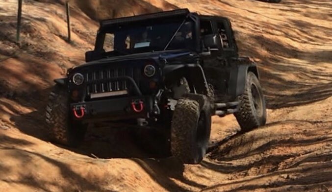 b_dub_03's tweet photo. #TJK #New year ride #Citrus

#JEEPLIFE https://t.co/1LjPaWcYe9