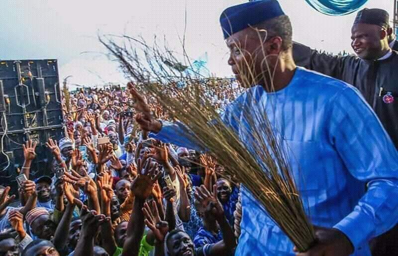 apc_new's tweet photo. Everywhere you go APC
~ Buhari in Bauchi
~ Osinbajo in Minna
~ Zulum in Maiduguri 
~ APC Women &amp; Youth Leaders in Owerri. https://t.co/uRli6epAkx