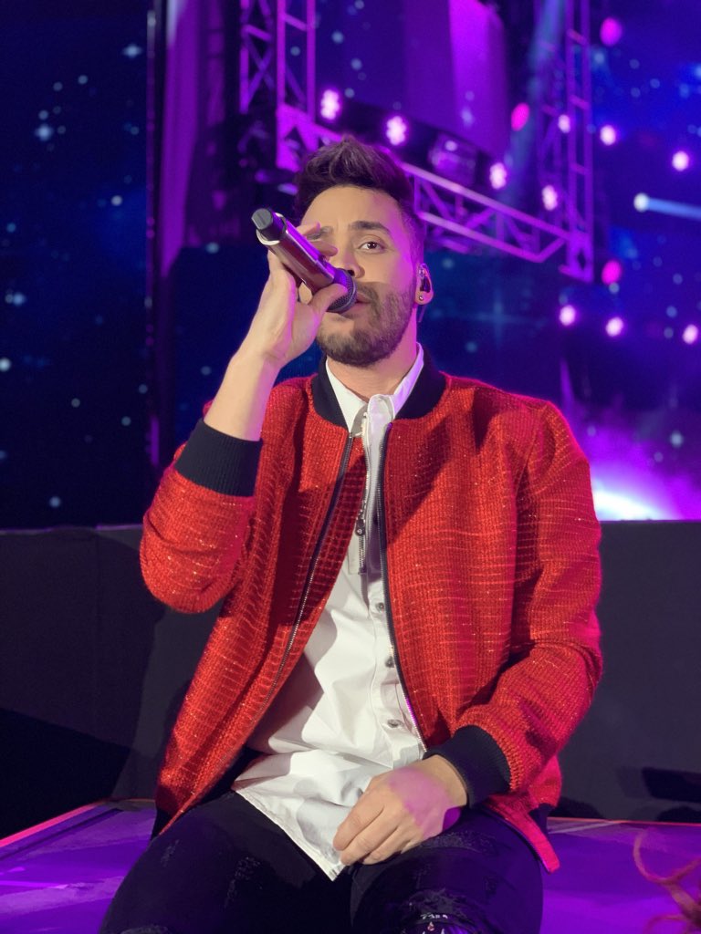 canal13's tweet photo. Llegó el romance al escenario del #FestivalDeLasCondes con @PrinceRoyce ✨♥️ https://t.co/1NCTOOUj7U