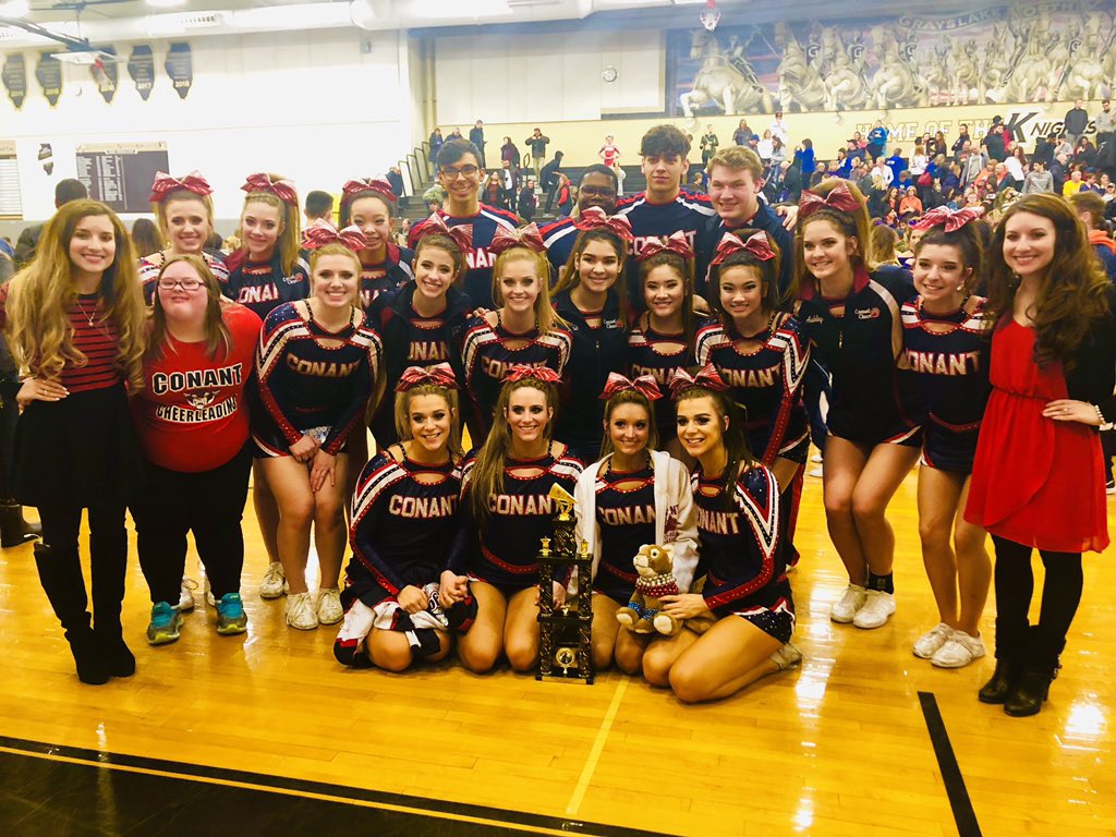 ConantCoedCheer's tweet photo. FANTASTIC performance from our Co-Ed Varsity team! Placed 2nd at GLN Invite! Cougars are ready to perform again 2morrow at Niles West at 3:25pm! Wear RED & BE LOUD!!!! Thank you @GrayslakeNorth for hosting a great invite!! #backtobackcomps #confidence 🙀🐾❤️😸💙🙌😼🇺🇸🤩😻 https://t.co/svRYfOwROo