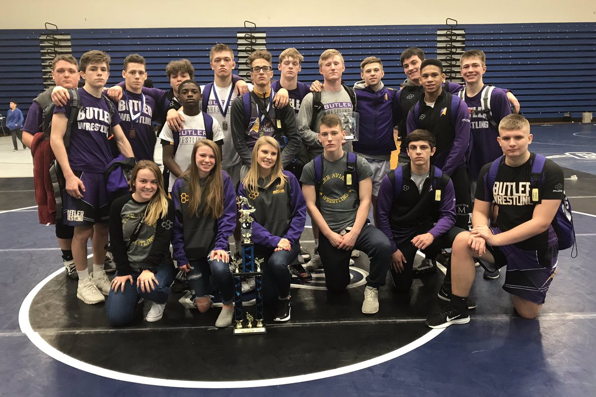 vbaviatorsWR's tweet photo. TEAM: 2nd/19 INDIVIDUAL: 1st-113BSuddeth, 126Hoskins, 160Love (MOW) 2nd-170MMotter 3rd-138Verdes 4th-145Brandt, 285Turner @VandaliaDrummer @VBaviatorAD @Vandaliabutler https://t.co/2LlcLFIeOq