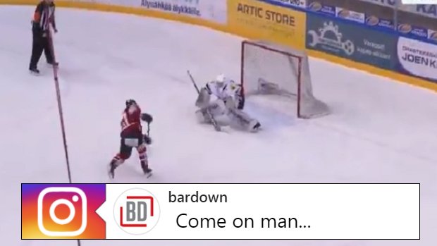 BarDown's tweet photo. Hockey fans might be furious after seeing this penalty shot. MORE: https://t.co/iykMih66kM https://t.co/E9qd1VUmUK