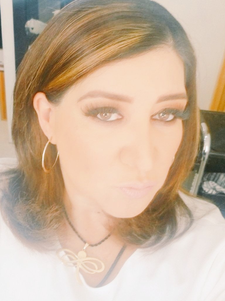 SoyLauraRivas's tweet photo. La mejor vista hacia arriba... Sufro porque no puedo hablar... sin embargo puedo ver... sentir oler... saborear y estar contigo!! Gracias te amo demasiado #SiMiGeneral #FelizDomingo https://t.co/AHv9fCd2Lx
