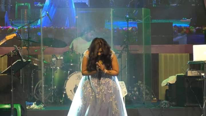 SonaSsg's tweet photo. *EXCLUSIVE CLICKS*(SET-5)
Some iconic stuffs from d concert at #JodhpurUtsav2019 in #Kolkata which was hold at #TaltolaGround on #12Jan2019!
The Nightingale of India mesmerized #WestBengal on her #4thConcert this yr by her outstanding performance.
#ShreyaGhoshalLiveInConcert https://t.co/cUX0vjcO8e