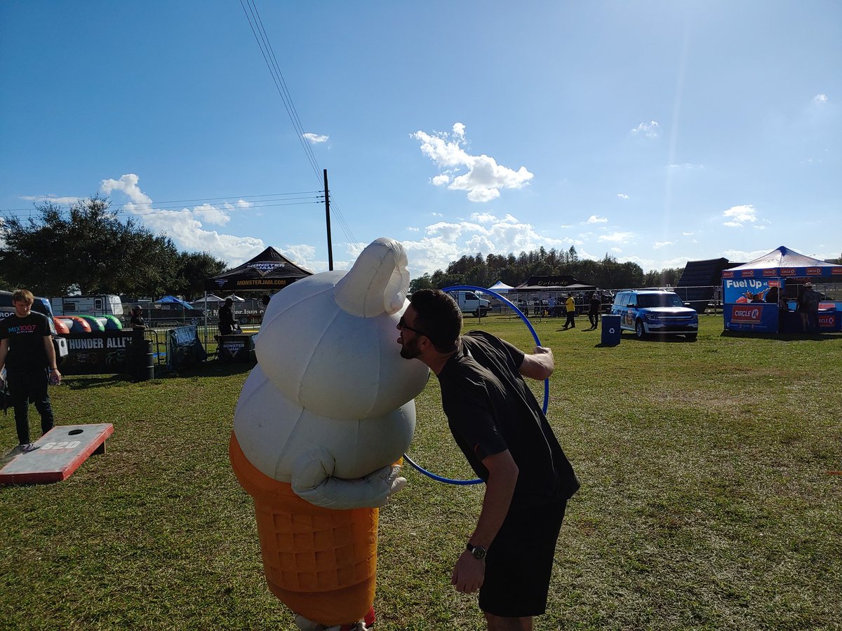 PatandAaronShow's tweet photo. #IceCreamToo https://t.co/F4ud8fxaDf