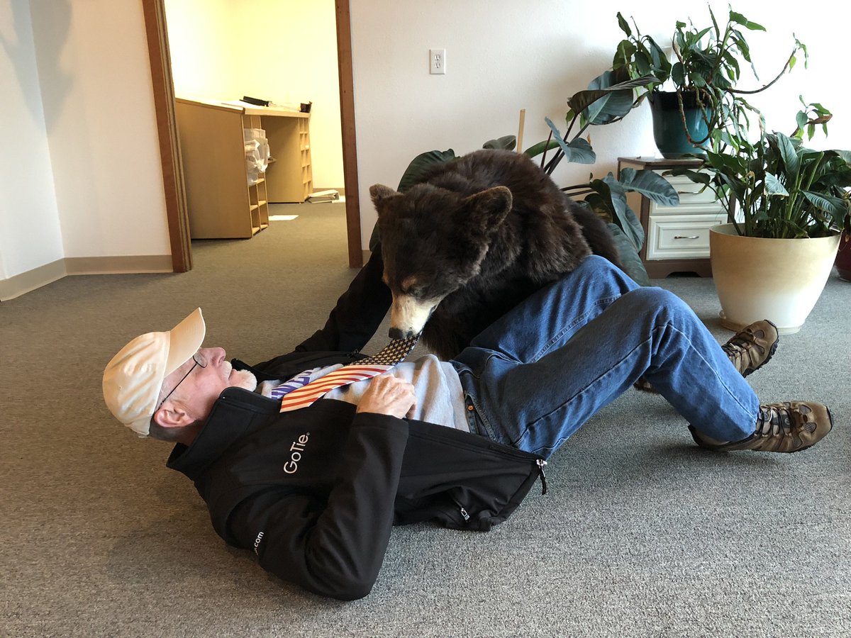 chucknorris's tweet photo. Terry from https://t.co/Mujbz1hHTz stopped by  &amp; met "Cujo" this morning for breakfast.  Create a meme by leaving a comment &amp; I'll send the top 10 a pre-release GoTie.  If you don't, I know where to find you.. I always know!
@GoTieLLC @BearGrylls @ChicagoBears @Cubs @MemGrizz https://t.co/wop2483UYV