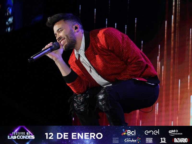 bizarrolivecl's tweet photo. Ya comienza a terminar el paso de @PrinceRoyce por el #FestivaldeLasCondes y su show fue un repaso por toda su carrera, sin dudas un concierto de primer nivel para la noche final del festival. https://t.co/Hl6tcbqfVC