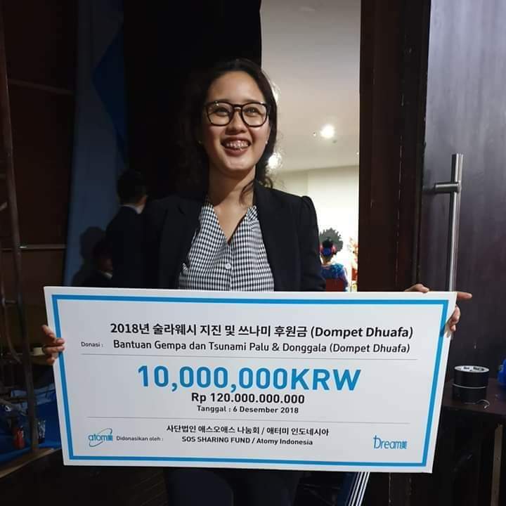 ikaistifa's tweet photo. هPeduli Palu-Donggala, Atomy menyumbangkan dana 120 MILYAR melalui Dompet dhuafa
#atomyindonesia #bisnisterbaru #indonesiamovement #peluangusaha #bisnisonline #AmazingAtomy #AtomyAza
#atomymania #TakHabisCerita https://t.co/865XaAbOzF