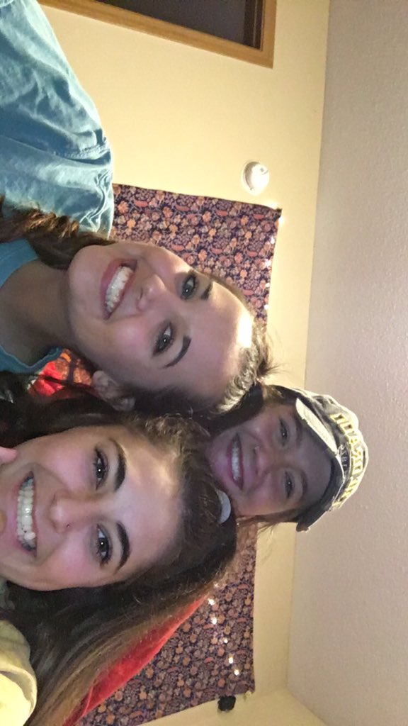 jaygoltl's tweet photo. happy birthday to my queeeeennn!!!! thnx for being my roomie i luvz u!!!!!! #dontmindifido #shrek #birthdayhappy https://t.co/G9cYA0KVgc