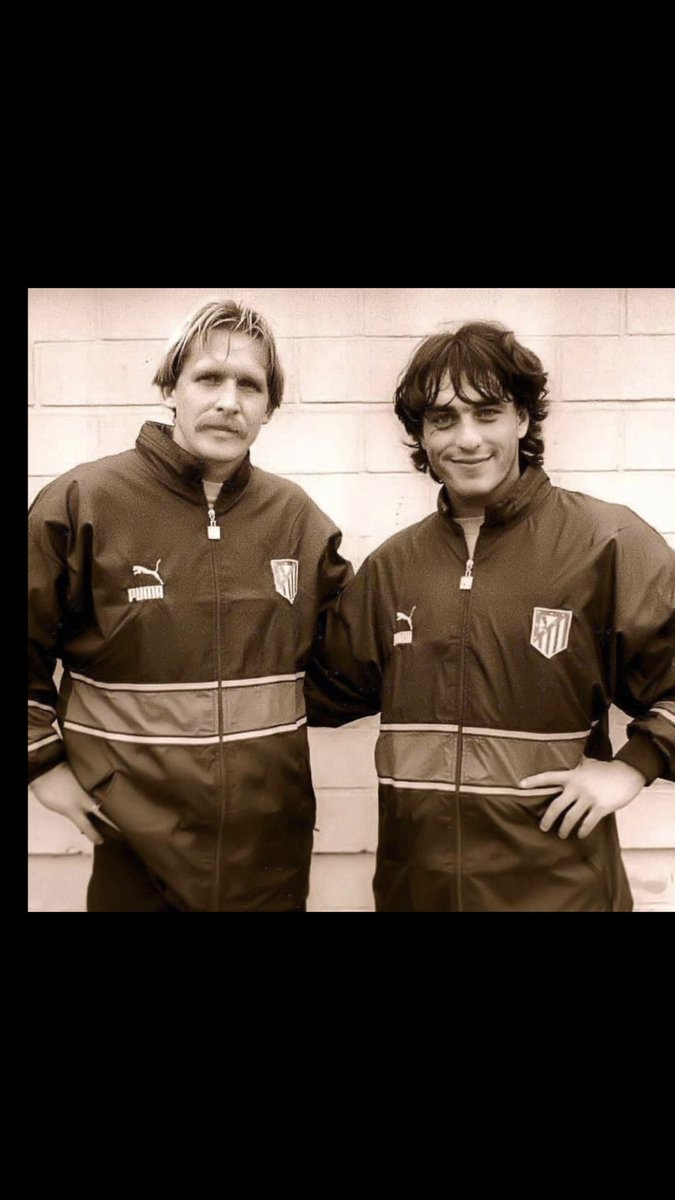 Richy0coma0's tweet photo. #dos amigos míos Dos genios #paolofutre #berdschuster @Atleti @realmadrid @FCBarcelona_es #futbol https://t.co/5dPpR08RVk