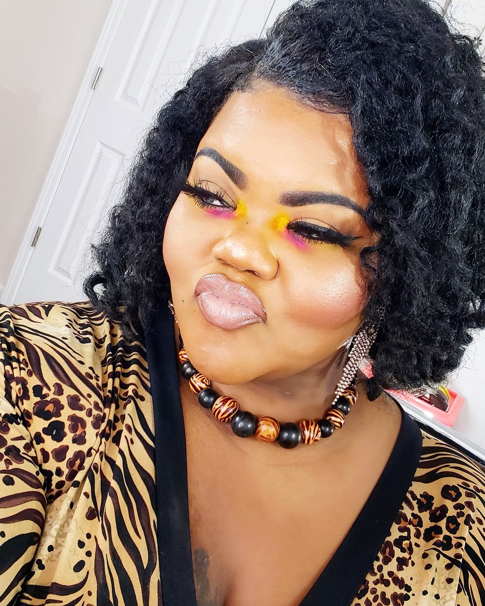#colourpop #loreal #macxpatrickstarrr #maccosmetics #jcatbeauty #lunarbeauty #lifesadrag #sleekmakeup #sleekcosmetics #tarte #fairystyylish #jeffreestarcosmetics #nyxcosmetics #urbandecay #powerofmakeup #wocfriendly #nudelip #colorfulmakeup #naturalhair