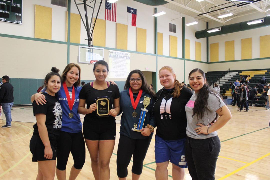Congratulations to the Somerset girls powerlifting team for finishing in first place at the Southwest Meet today. Illea Lugo was named best female lifter of the meet.