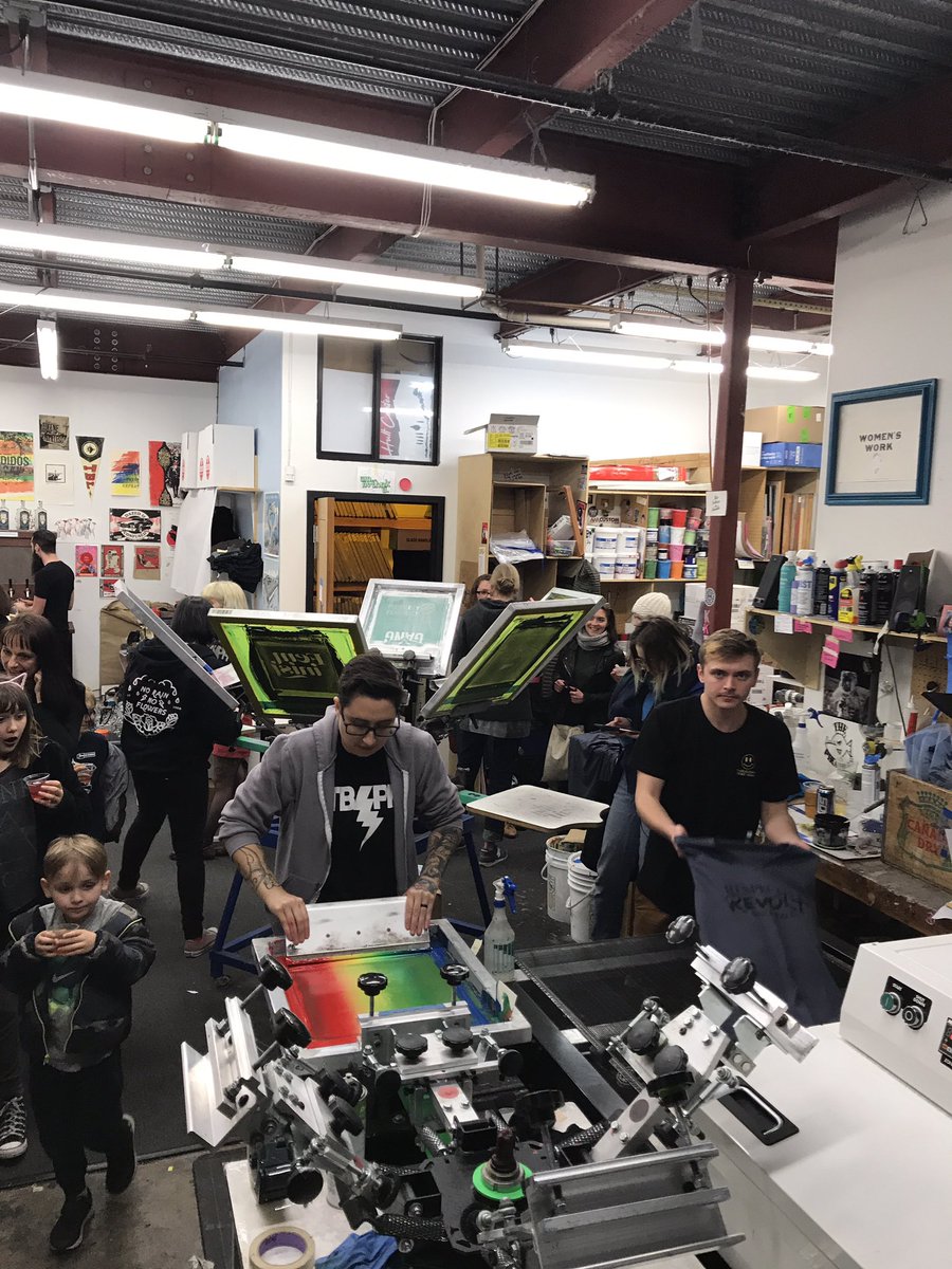 derekbrandow's tweet image. Getting my 2019 Women’s March print at #threadbare. #werisetogether.