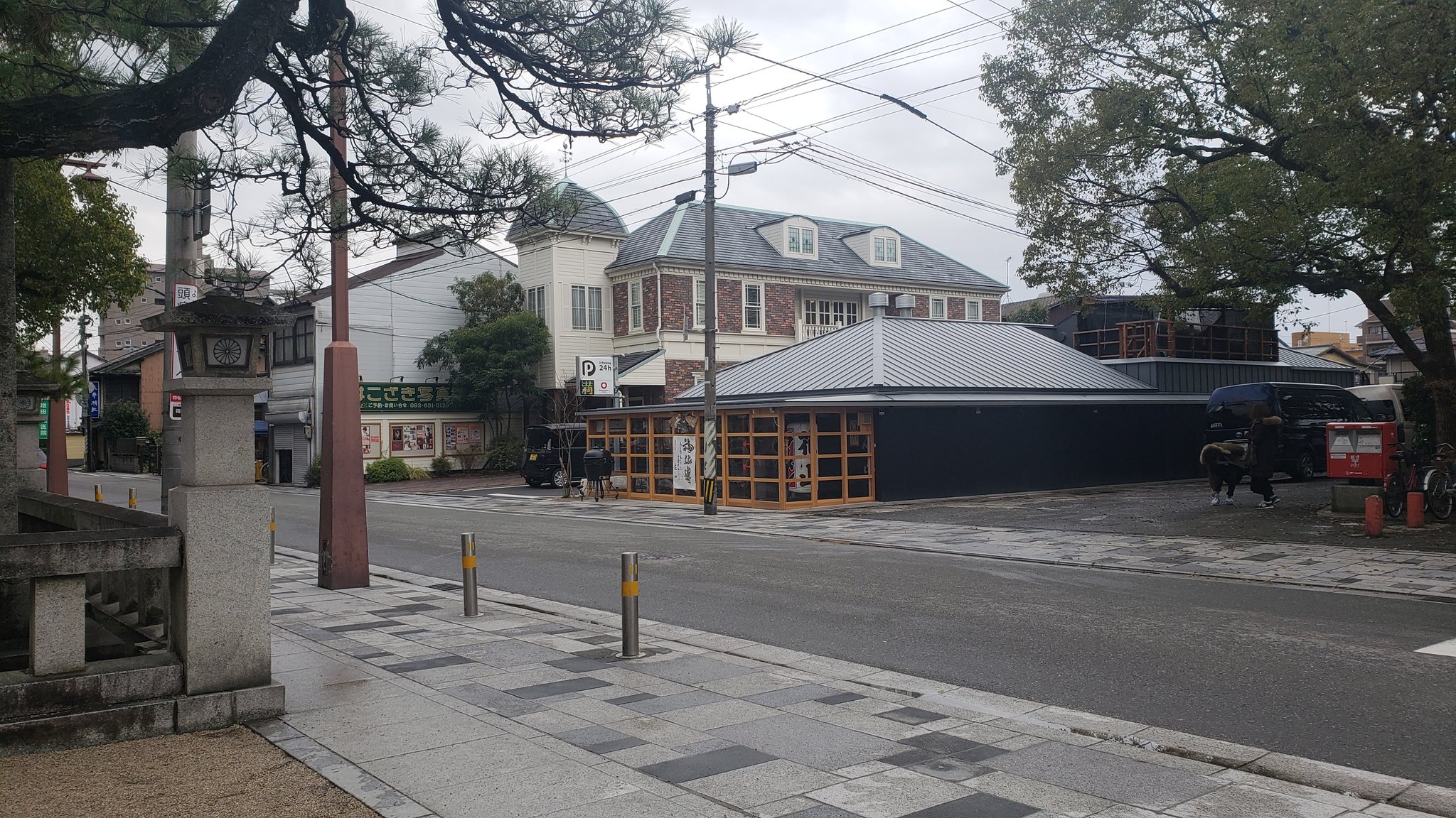 はるまみ 馬出御所ノ内公園 花山 東区箱崎 での食事シーンは 屋台を筥崎宮前から この公園に移動して行われたそうです 吉塚駅 下車 高架添い飯塚方面へ進んで5分 男ひとり旅 聖地巡礼 博多 浜辺美波 君の膵臓をたべたい ネタバレ T