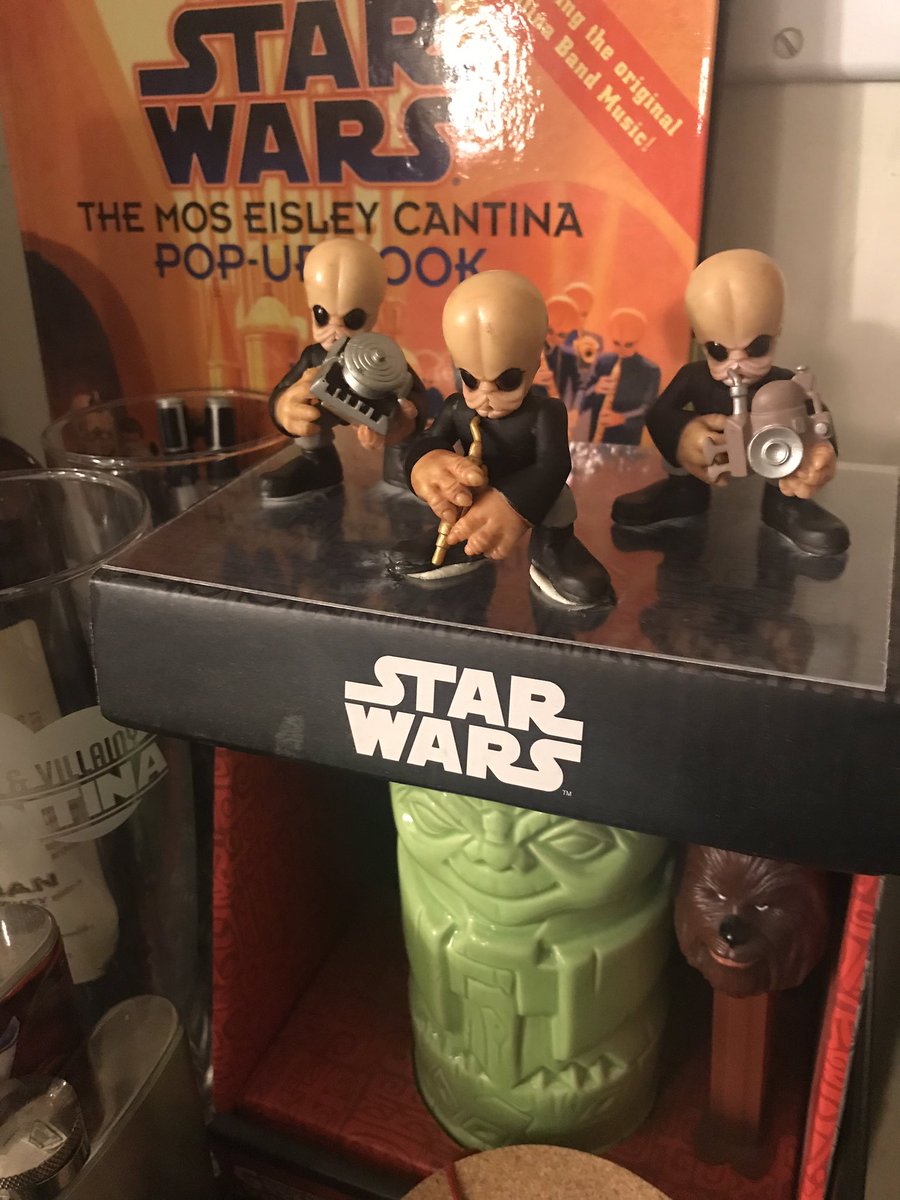 frankguttler's tweet photo. And now my rolling booze cart is complete... #somethingsomethingdarkside https://t.co/wAPknQDPlG