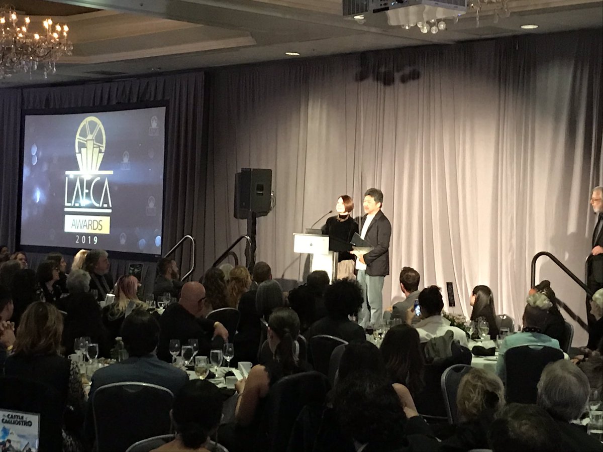 SHOPLIFTERS writer-director Hirokazu Kore-eda accepts the @LAFilmCritics award for Best Foreign-Language Film. #LAFCA2019