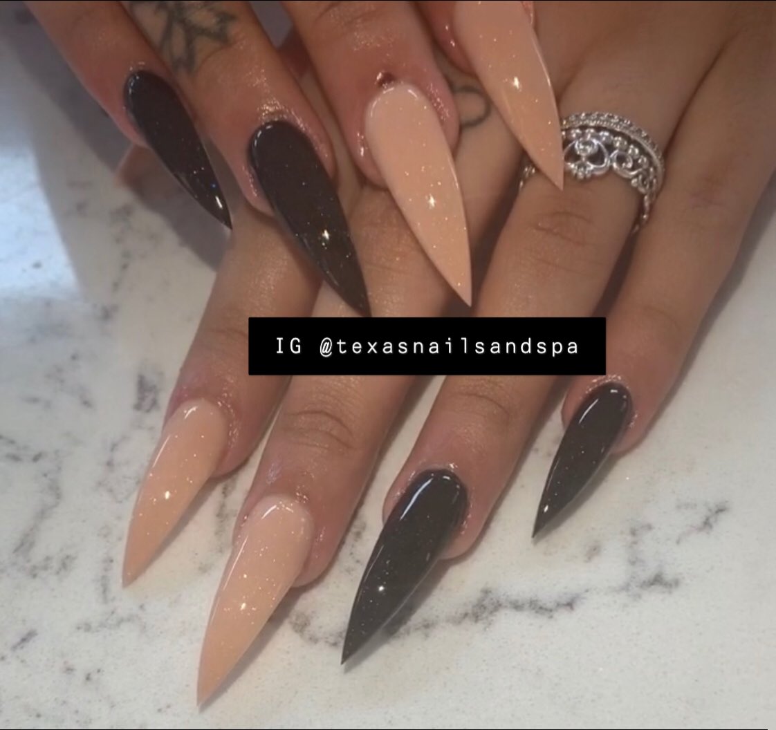 txnailsandspa's tweet photo. Stilleto sets 💅🏽 https://t.co/bBF6WNJAOa