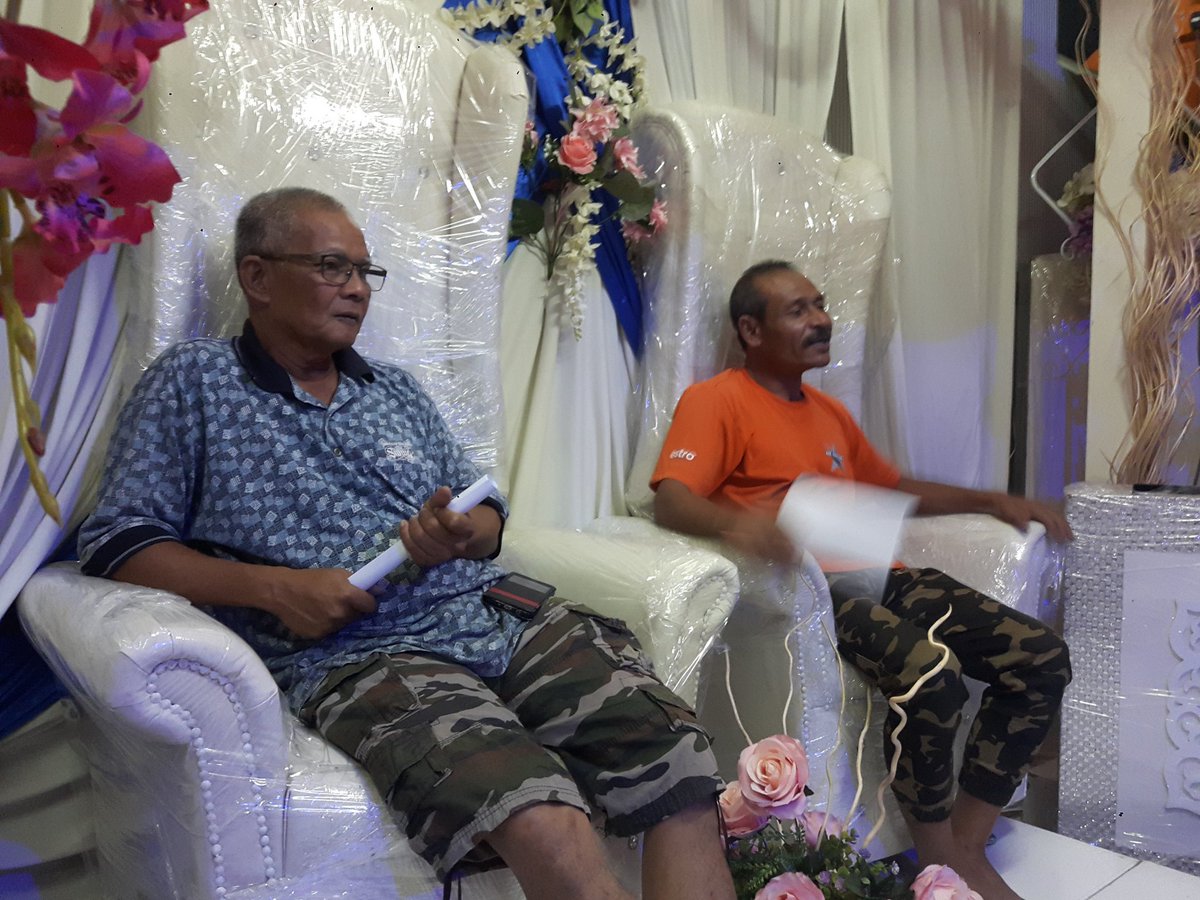 AlAmeerCaterer's tweet photo. Terima kasih kpd tuan dan puan yang hadir ke center kami utk perbincangan majlis perkahwinan pd bulan #APRIL 2019
#Openday #Foodtest #Weddingconsultation #Kitchenvisit
Hubungi utk tempahan 0133076433 Ameer https://t.co/U07S28x8T1