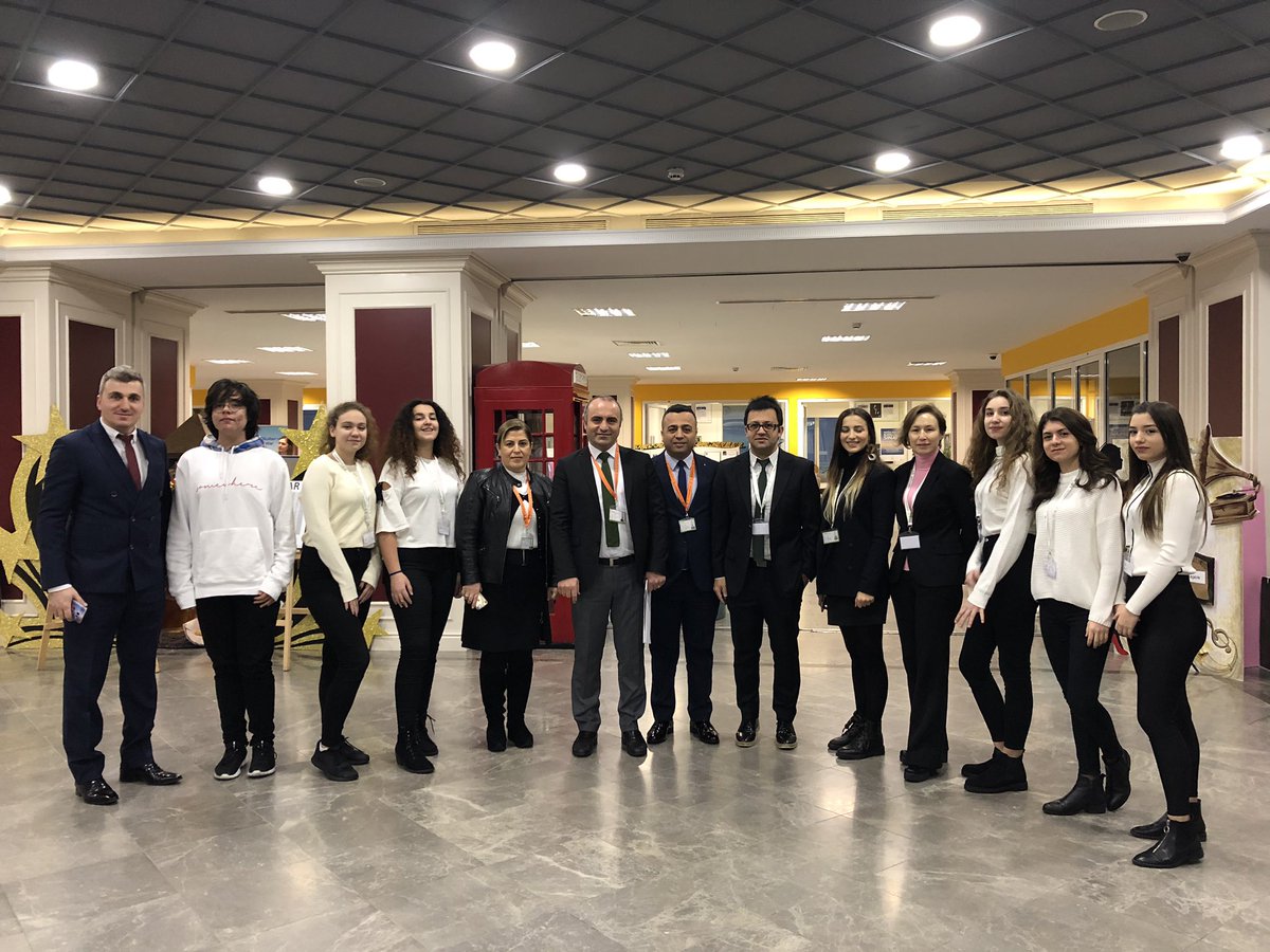 Bugün de düzenleyeceğimiz bursluluk sınavında Öğrenci Meclisimiz organizasyonunun başında. <a href="/BetulErok/">Betül EROK</a> <a href="/JalanGK/">Kote</a> <a href="/SibelIzgiman/">Sibel İzgiman</a> <a href="/mhmtipek/">Mehmet</a> @nazanadali3 <a href="/AliRizaLule/">Ali Rıza Lüle</a> <a href="/nazli10er/">Nazlı Sert</a>