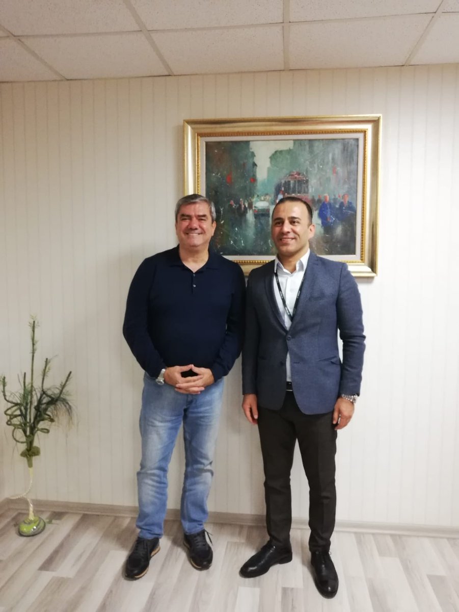 TÜYAP Çukurova Bölge Müdürü değerli Salih Gökmen‘e her zamanki kusursuz evsahipliği ve fuarı her yıl biraz daha büyüttüğü için teşekkür ederim