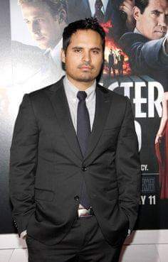 Happy birthday to the great actor,Michael Peña,he turns 43 years today         