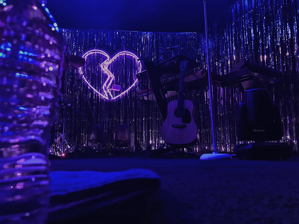 bfig2000's tweet image. This was the best night ever. I can’t put into words how great this show made me feel and I will cherish the memories I made forever. Thank you @gnash not only for your music but for creating a community of self love and confidence. And on top of that I made new friends!! 💜