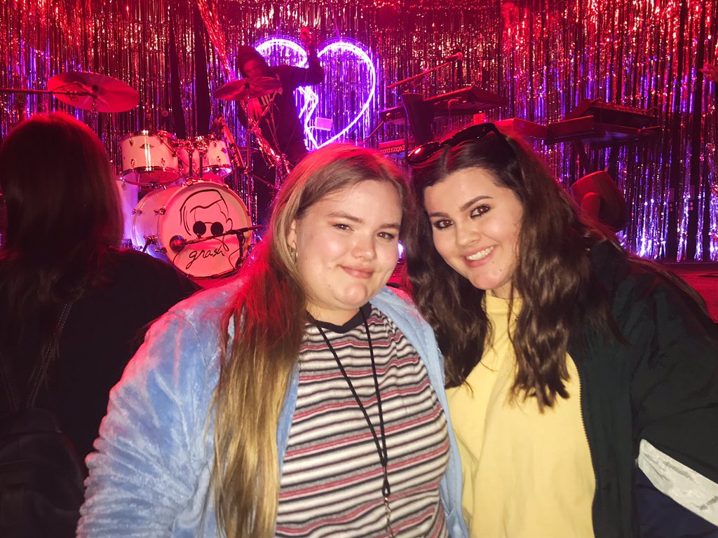 bfig2000's tweet image. This was the best night ever. I can’t put into words how great this show made me feel and I will cherish the memories I made forever. Thank you @gnash not only for your music but for creating a community of self love and confidence. And on top of that I made new friends!! 💜